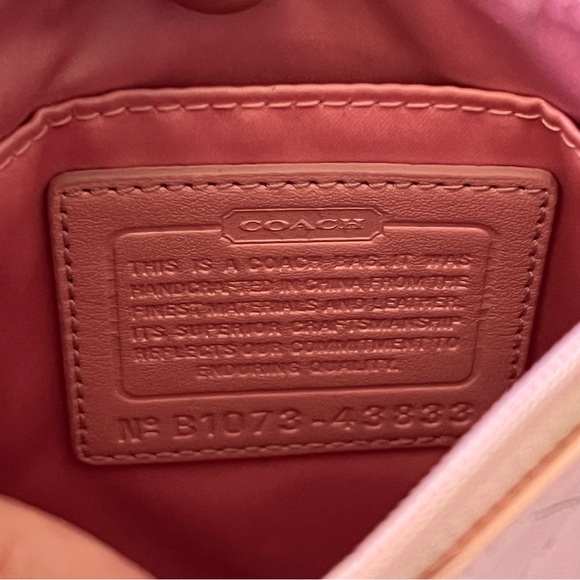 COACH pink leather crossbody bag with embossed floral design - Picture 6 of 7